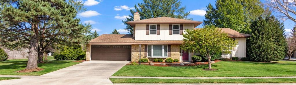 829 Mcintosh Drive, Apple Valley, MN 55124 — exterior