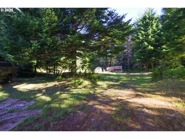 71283 HIGHWAY 101, North Bend, OR 97459