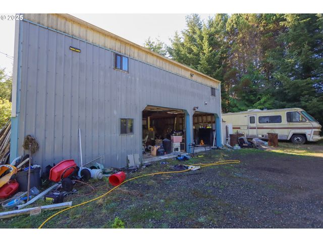71283 HIGHWAY 101, North Bend, OR 97459