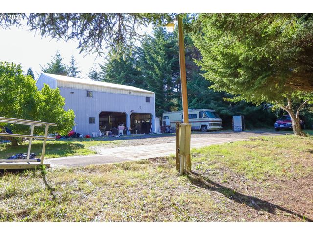71283 HIGHWAY 101, North Bend, OR 97459