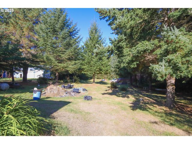 71283 HIGHWAY 101, North Bend, OR 97459