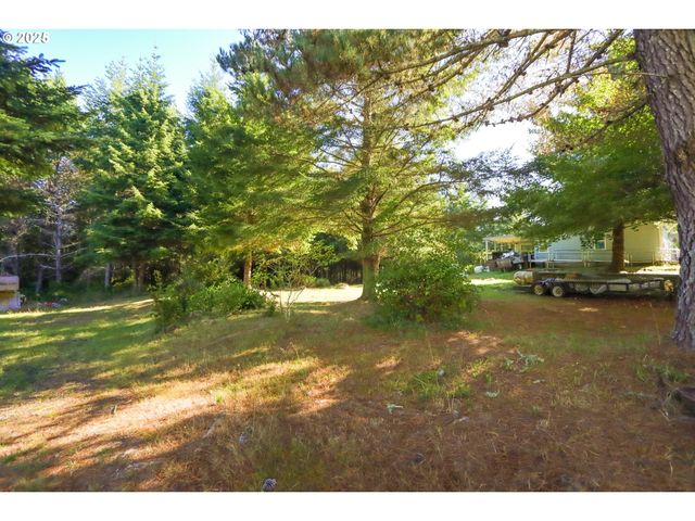 71283 HIGHWAY 101, North Bend, OR 97459