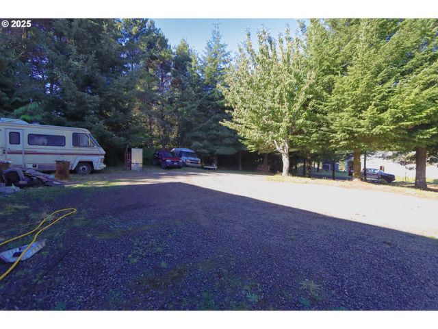 71283 HIGHWAY 101, North Bend, OR 97459