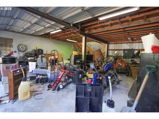 71283 HIGHWAY 101, North Bend, OR 97459