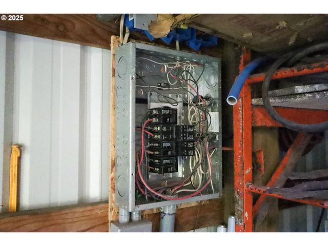 71283 HIGHWAY 101, North Bend, OR 97459