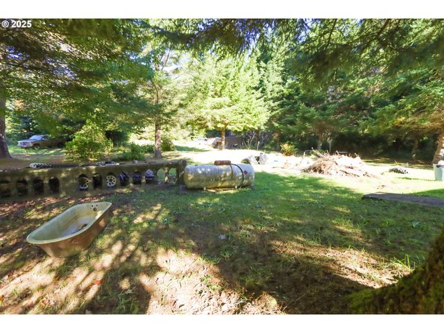 71283 HIGHWAY 101, North Bend, OR 97459