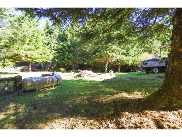 71283 HIGHWAY 101, North Bend, OR 97459