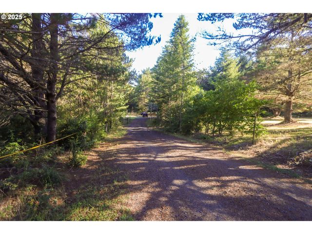 71283 HIGHWAY 101, North Bend, OR 97459