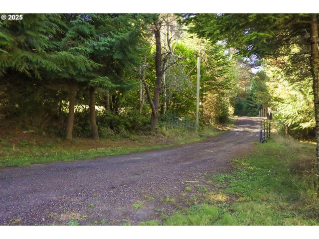 71283 HIGHWAY 101, North Bend, OR 97459