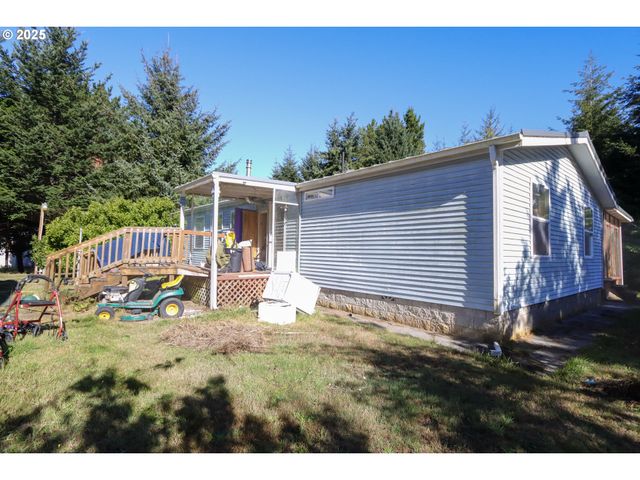 71283 HIGHWAY 101, North Bend, OR 97459