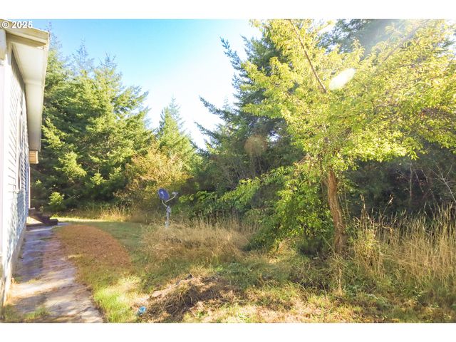 71283 HIGHWAY 101, North Bend, OR 97459