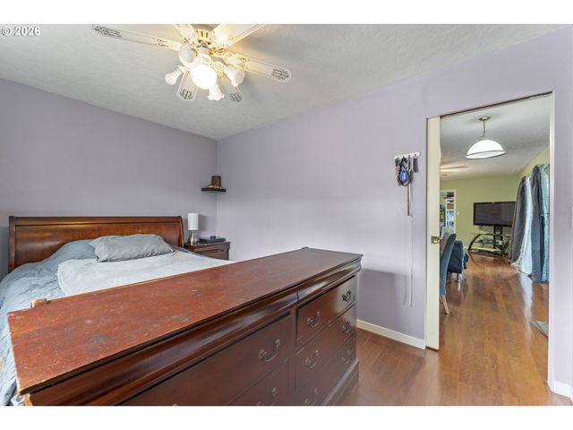 18335 Ne FLANDERS St, Portland, OR 97230