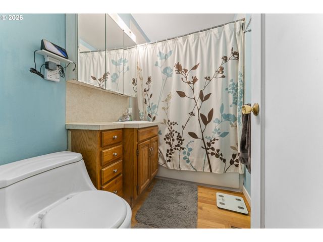 18335 Ne FLANDERS St, Portland, OR 97230