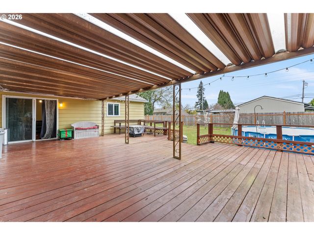 18335 Ne FLANDERS St, Portland, OR 97230