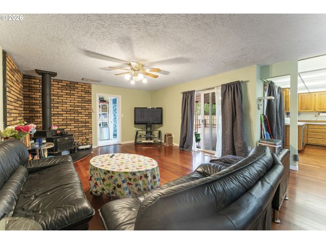 18335 Ne FLANDERS St, Portland, OR 97230