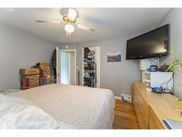 18335 Ne FLANDERS St, Portland, OR 97230