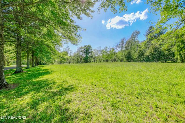 2122 Walden Cove Way, Sevierville, TN 37862