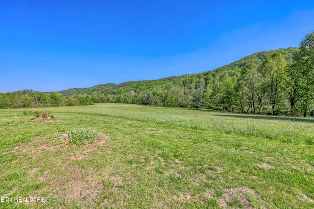 2122 Walden Cove Way, Sevierville, TN 37862