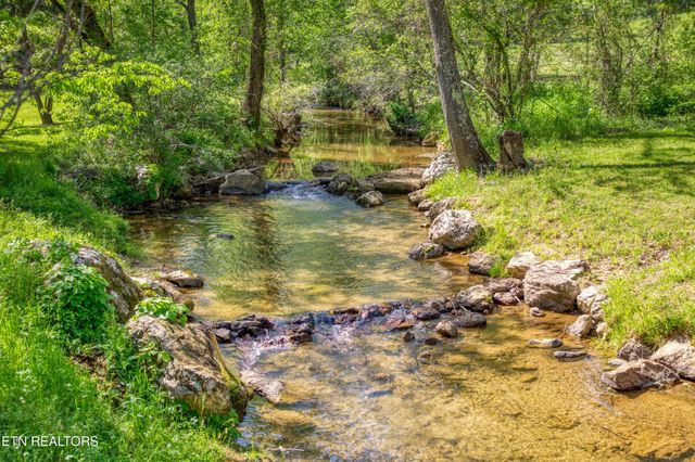 2122 Walden Cove Way, Sevierville, TN 37862