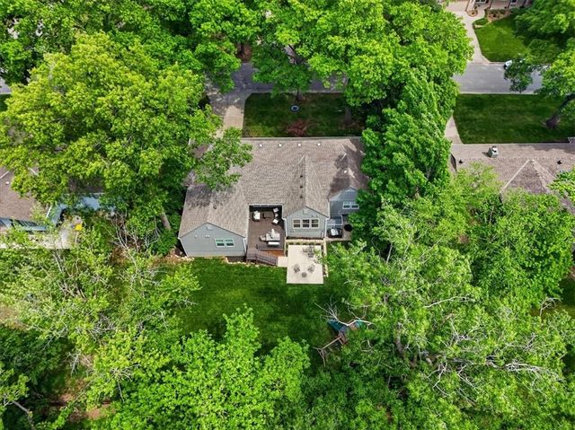 8332 Overbrook Road, Leawood, KS 66206