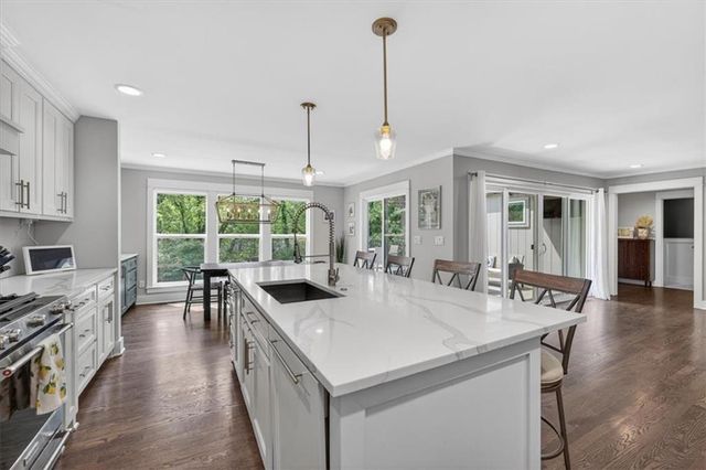 8332 Overbrook Road, Leawood, KS 66206