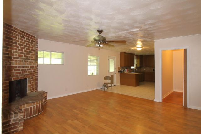 1800 Richardson Lane, Baytown, TX 77520