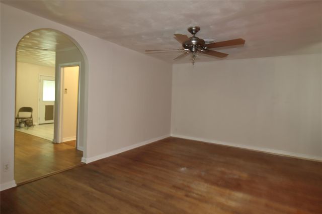 1800 Richardson Lane, Baytown, TX 77520