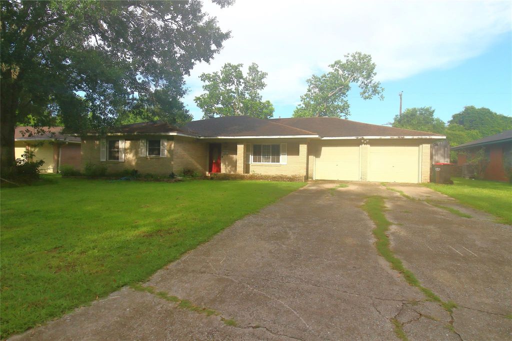 1800 Richardson Lane, Baytown, TX 77520