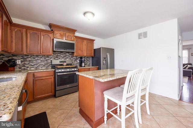 7 PLYMOUTH CT, Bordentown, NJ 08505