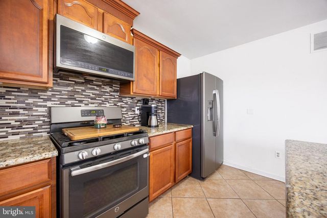 7 PLYMOUTH CT, Bordentown, NJ 08505