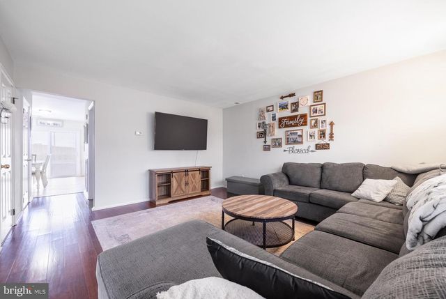 7 PLYMOUTH CT, Bordentown, NJ 08505