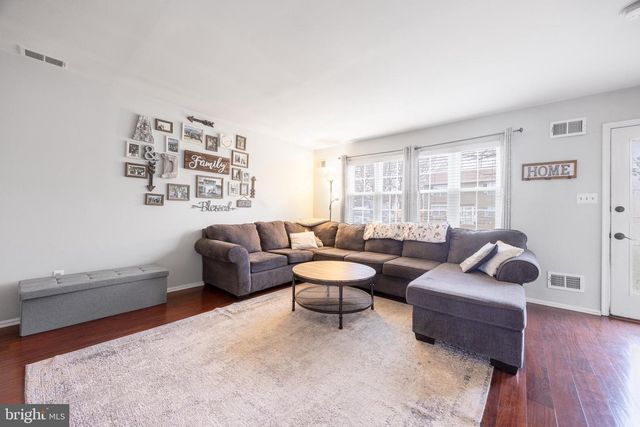 7 PLYMOUTH CT, Bordentown, NJ 08505