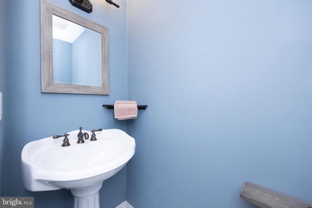 7 PLYMOUTH CT, Bordentown, NJ 08505