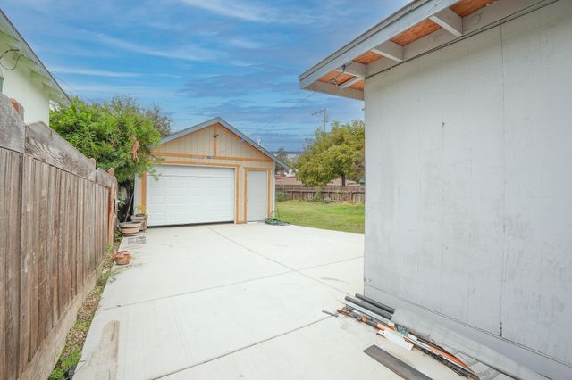 167 S Salida Place, Tulare, CA 93274