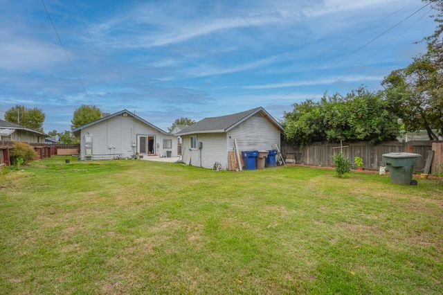 167 S Salida Place, Tulare, CA 93274