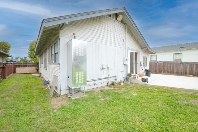 167 S Salida Place, Tulare, CA 93274