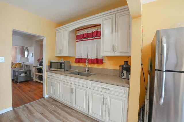 167 S Salida Place, Tulare, CA 93274