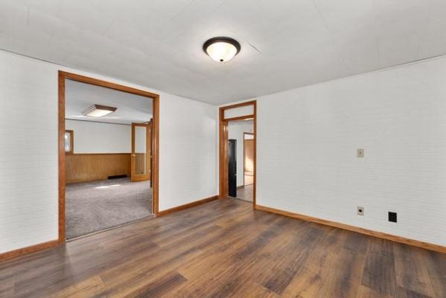 806 E Supple Street, Boyd, WI 54726