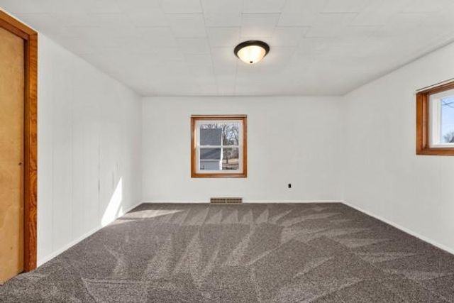 806 E Supple Street, Boyd, WI 54726