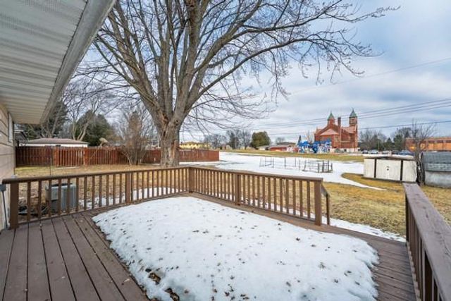 806 E Supple Street, Boyd, WI 54726