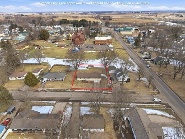 806 E Supple Street, Boyd, WI 54726