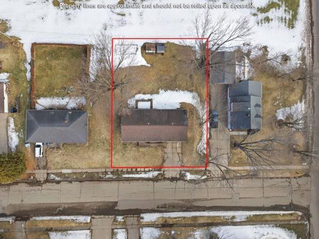 806 E Supple Street, Boyd, WI 54726