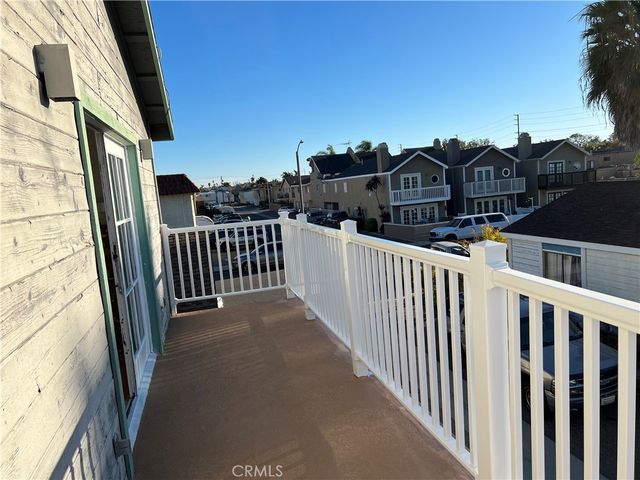 1605 Huntington Street, Huntington Beach, CA 92648
