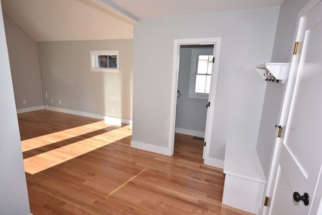 28 Fairview Avenue, Ipswich, MA 01938