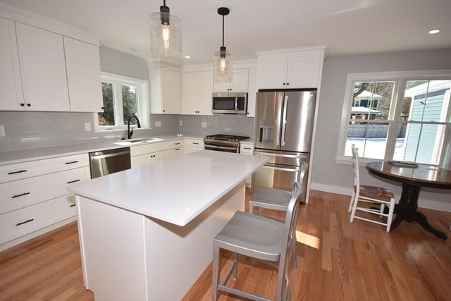 28 Fairview Avenue, Ipswich, MA 01938