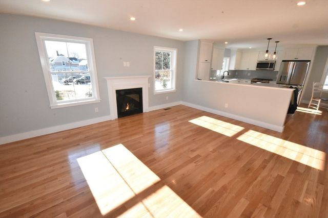 28 Fairview Avenue, Ipswich, MA 01938