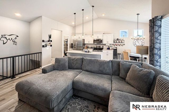 8008 N 86th Avenue, Omaha, NE 68122