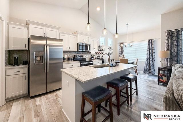 8008 N 86th Avenue, Omaha, NE 68122
