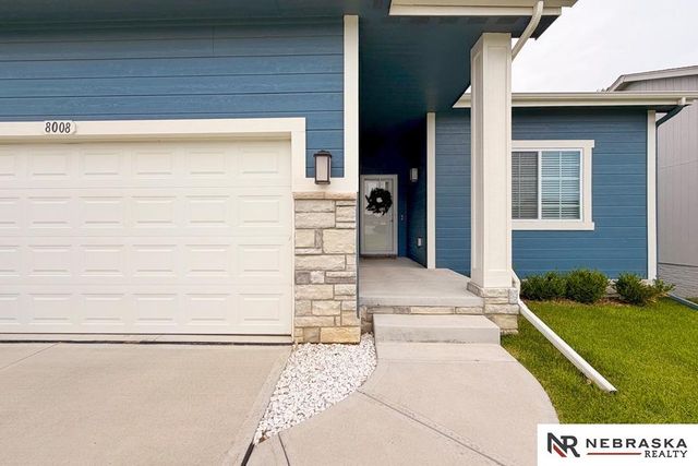 8008 N 86th Avenue, Omaha, NE 68122