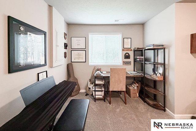 8008 N 86th Avenue, Omaha, NE 68122